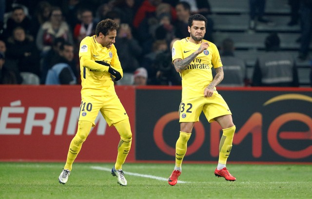 Neymar marca e PSG dispara na liderança do campeonato francês