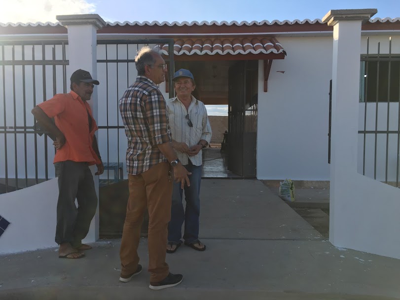 Prefeito Vital Costa vistoria reforma em andamento da Creche Benedita Targino, no sítio Carnaúba