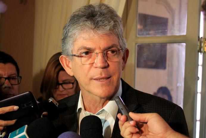 Ricardo Coutinho confirma pagamento de janeiro do servidor estadual para terça e quarta