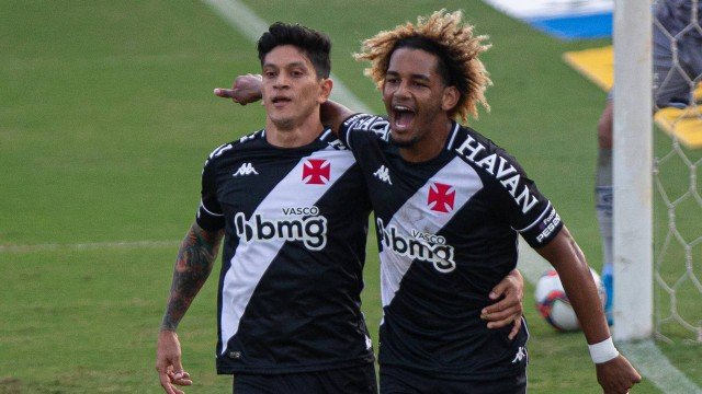 Série B: Vasco vence o Confiança, mas é dominado pelo adversário