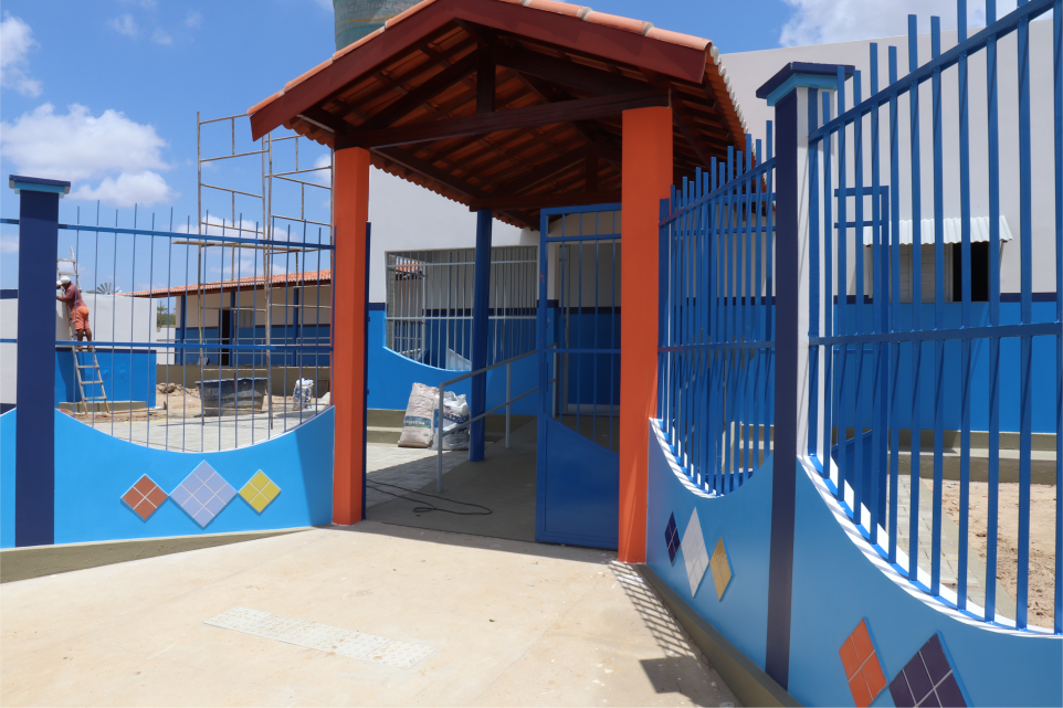 Prefeito de Araruna vistoria conclusão das obras de reforma e ampliação da Escola Santos Dumont na zona rural do município