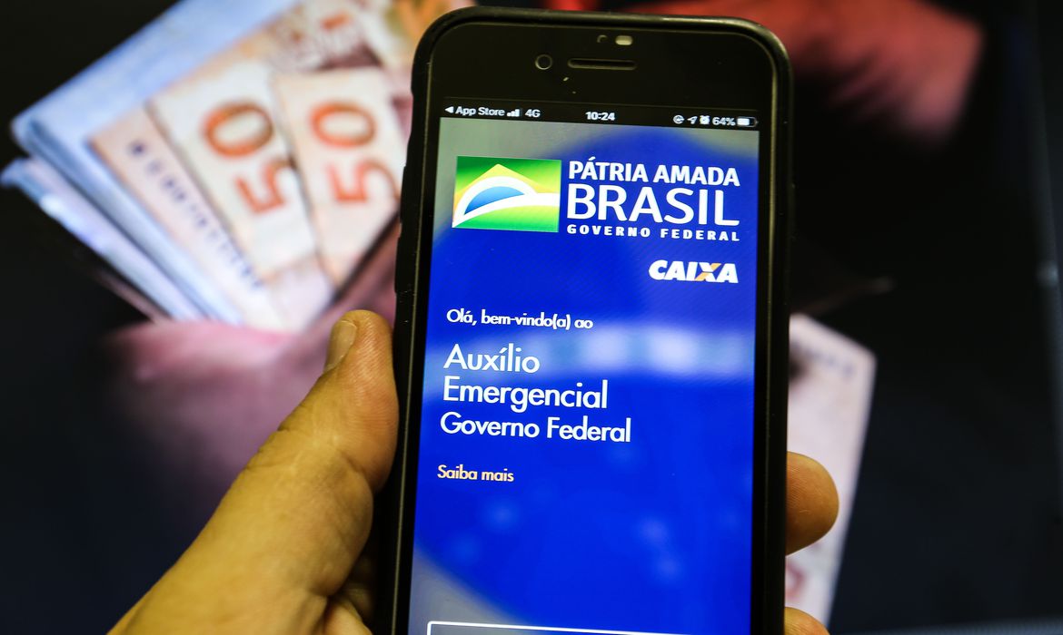 Trabalhador já pode consultar se tem direito às novas parcelas de auxílio emergencial liberadas pelo governo