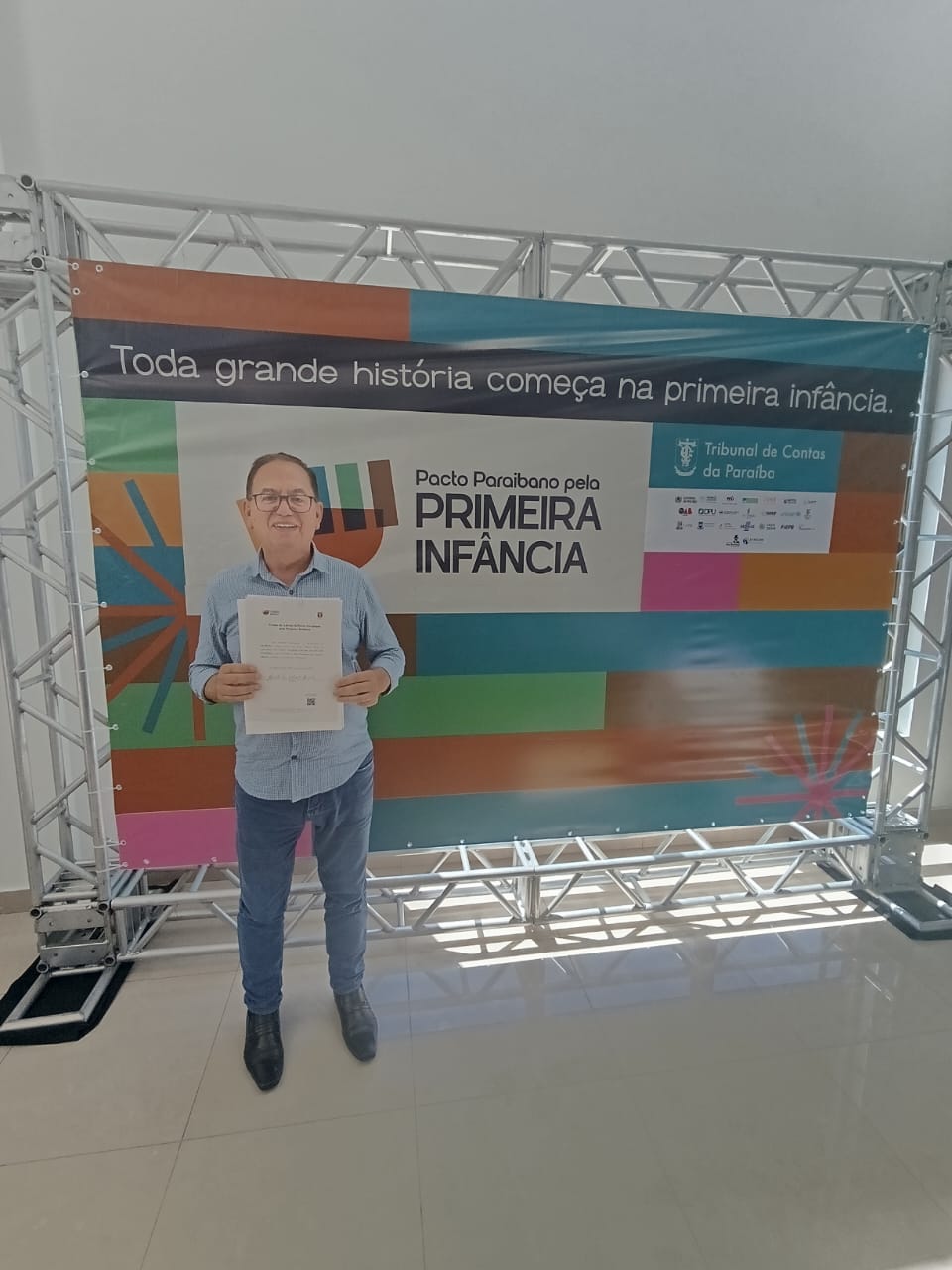 Prefeito de Araruna adere ao Pacto Paraibano pela Primeira Infância em cerimônia na cidade de Campina Grande