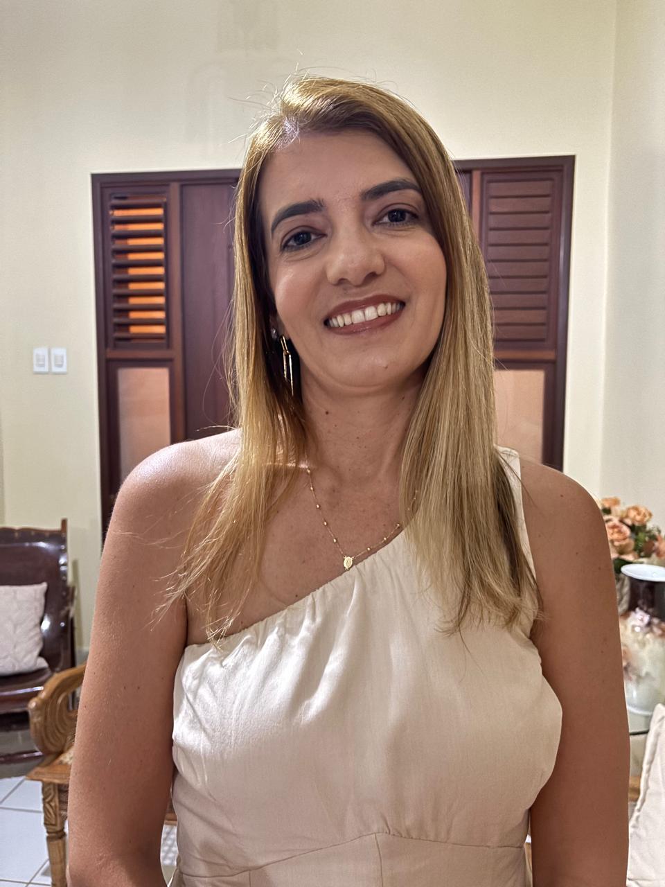 Prefeito eleito de Araruna confirma Juliana Fonseca na Tesouraria