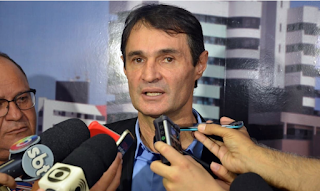 Romero admite chance de disputar o governo da Paraíba, mas diz que decisão ainda é prematura e explica desistências anteriores