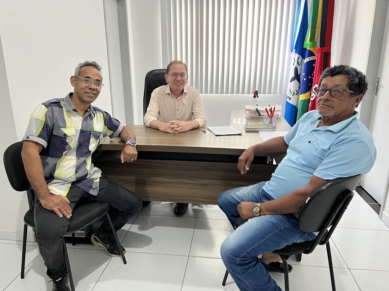 Prefeito Availdo Azevedo se reúne com representantes de blocos e garante apoio ao Carnaval 2025