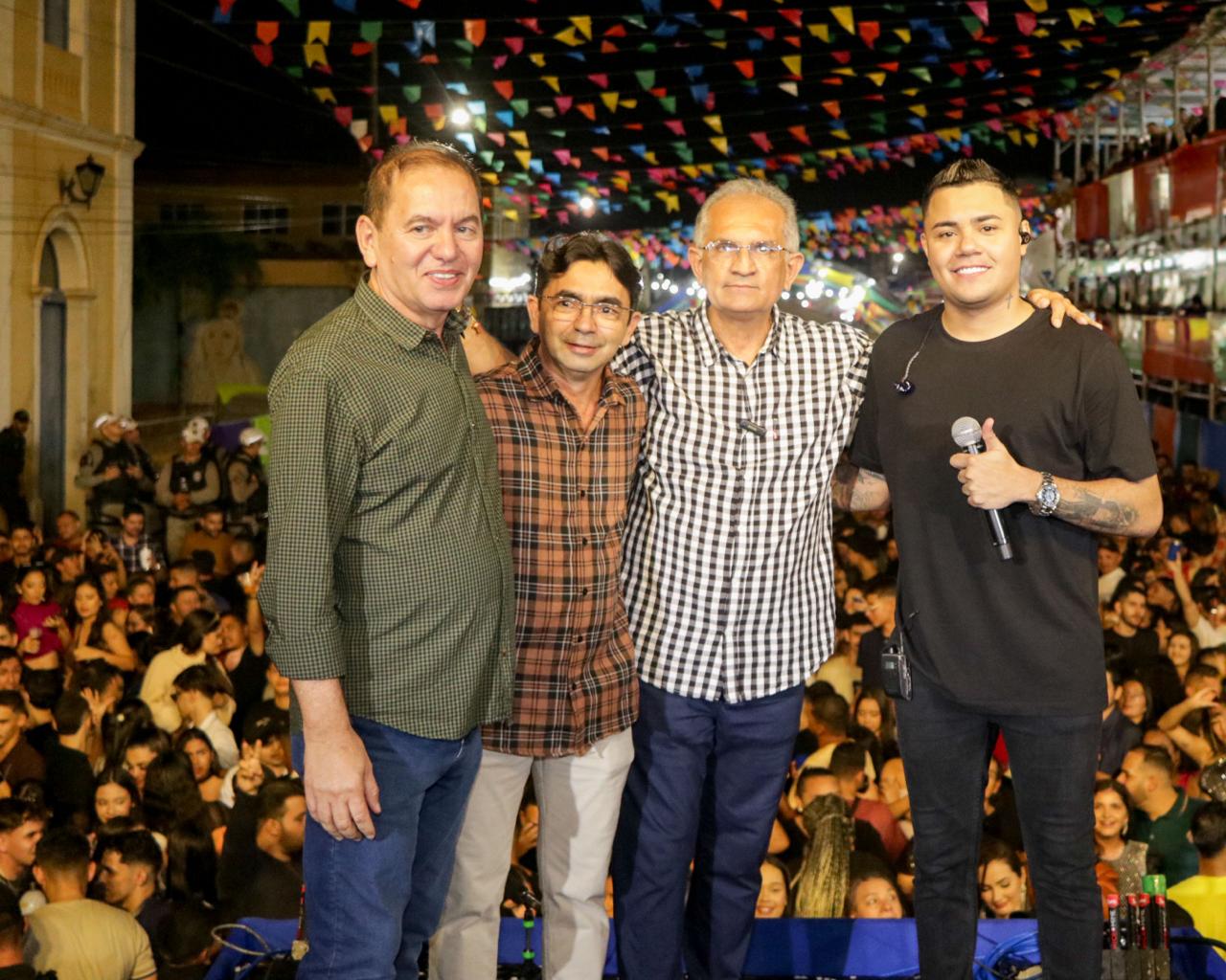 Com quatro noites de sucesso, chegam ao fim os shows do melhor São João da história de Araruna