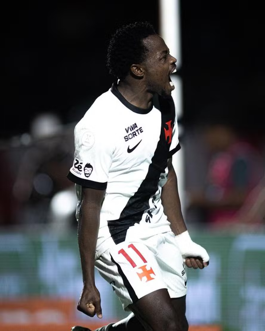 Com dois golaços, Vasco vence o Vitória e avança à semifinal da Copa do Brasil