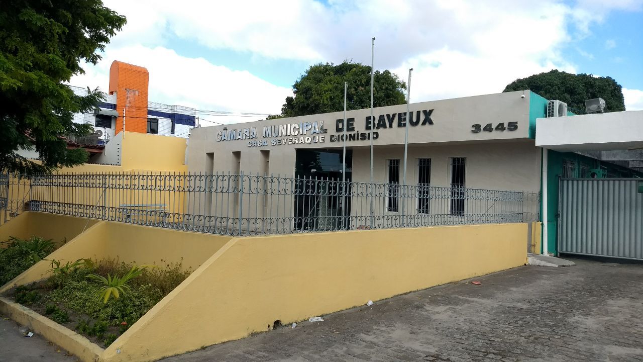 Câmara Municipal de Bayeux publica edital de concurso público com salários de até R$ 2,5 mil