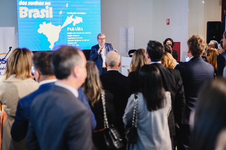 João Azevêdo lidera Missão Paraíba na apresentação do Polo Turístico Cabo Branco, em Lisboa