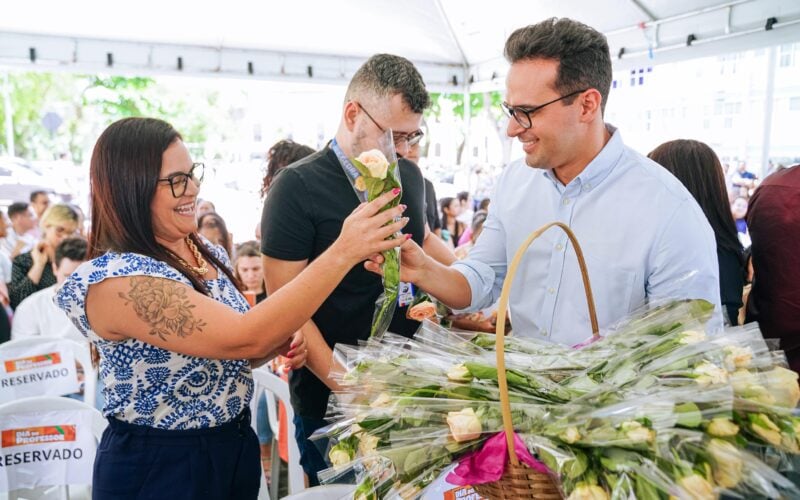 Lucas Ribeiro homenageia professores da rede estadual e destaca avanços na valorização da categoria