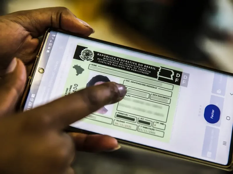 Motoristas serão avisados por WhatsApp sobre vencimento da CNH