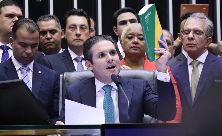 Aos 35 anos, Hugo Motta é eleito o presidente mais novo da história da Câmara dos Deputados com 444 votos