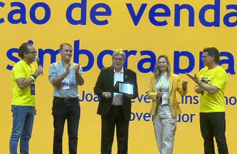 Em São Paulo, CVC presta homenagem a João Azevêdo por investimentos no turismo da Paraíba
