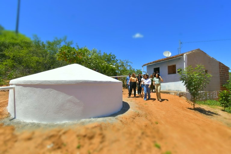 Governo do Estado entrega cisternas e beneficia 55 famílias no município de Damião