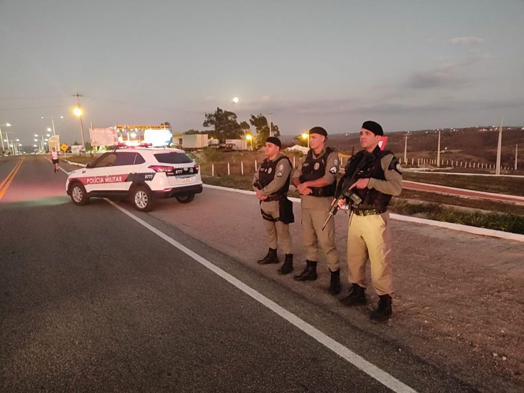 Homem é preso após roubar carro e provocar colisão, em Araruna