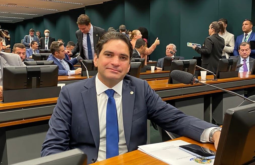 Adriano Galdino desiste de candidatura ao governo da Paraíba e Murilo defende nome de Lucas Ribeiro