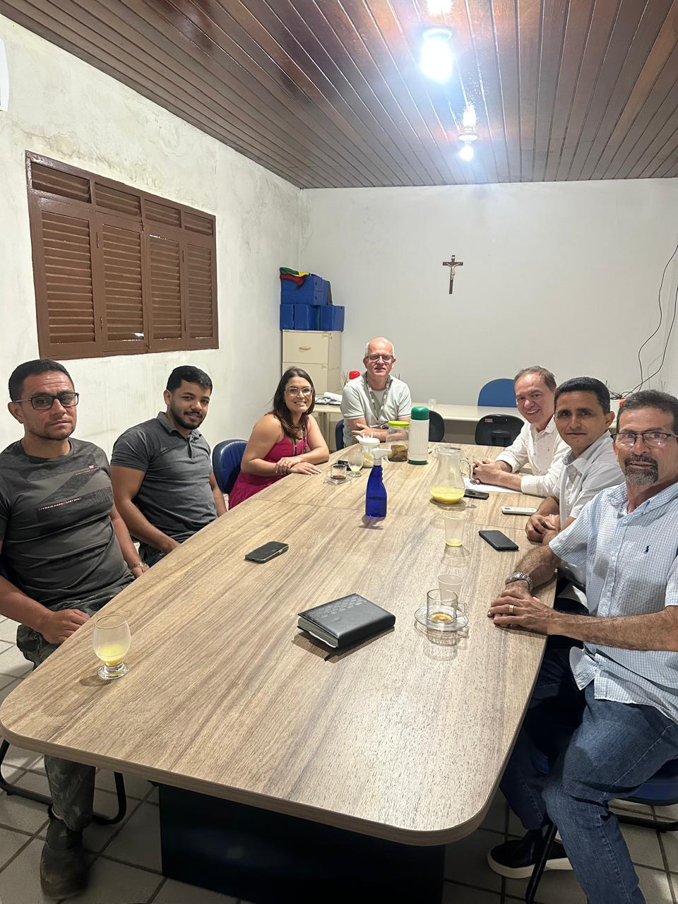 Prefeito de Araruna discute fortalecimento da agricultura familiar em reunião com consultora da UFPB