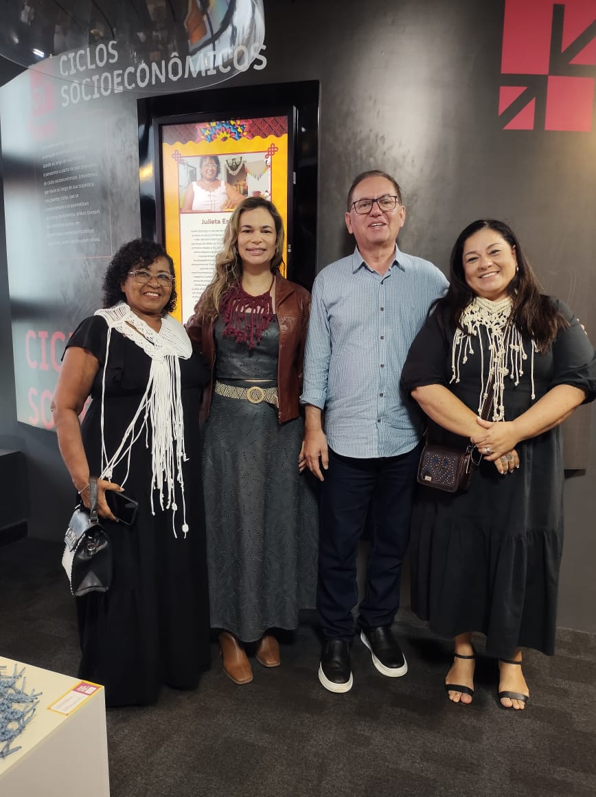 Prefeito Availdo Azevedo prestigia abertura da exposição “Macramê A arte de Arrochar o Nó” no SESI Museu em Campina Grande
