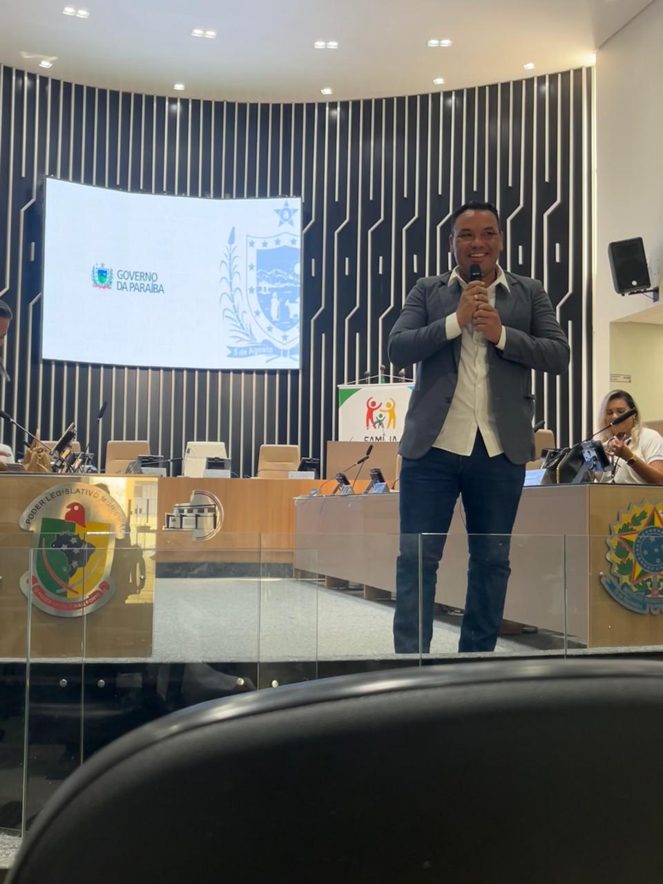 Secretário de Assistência Social de Araruna ministra palestra em alusão ao Dia Mundial do Acolhimento Familiar na cidade de Guarabira