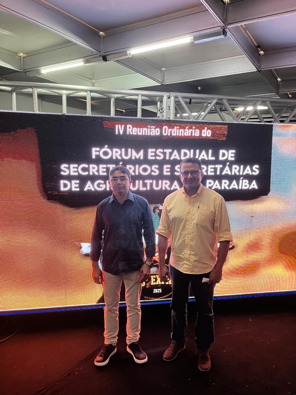 Iran Motos e Múcio Macêdo participam do Fórum de Secretários e Secretárias de Agricultura da Paraíba durante a Expapi