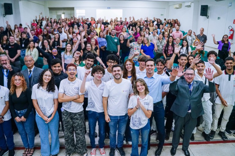 Vice-governador Lucas Ribeiro participa de acolhimento dos estagiários da edição 2025 do programa Primeira Chance