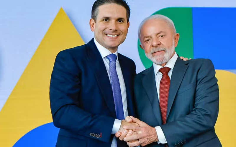 Lula se reúne com Aguinaldo e Hugo e parlamentares ratificam apoio ao petista
