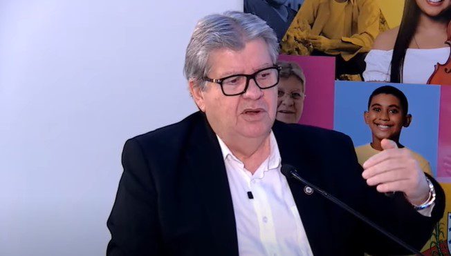 João Azevêdo comemora apoio do PT a Cícero Lucena e critica silêncio de Cartaxo: “não se pode negar uma história”