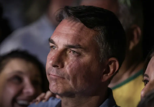 Aliado de Trump diz que Flávio Bolsonaro chegou aos EUA