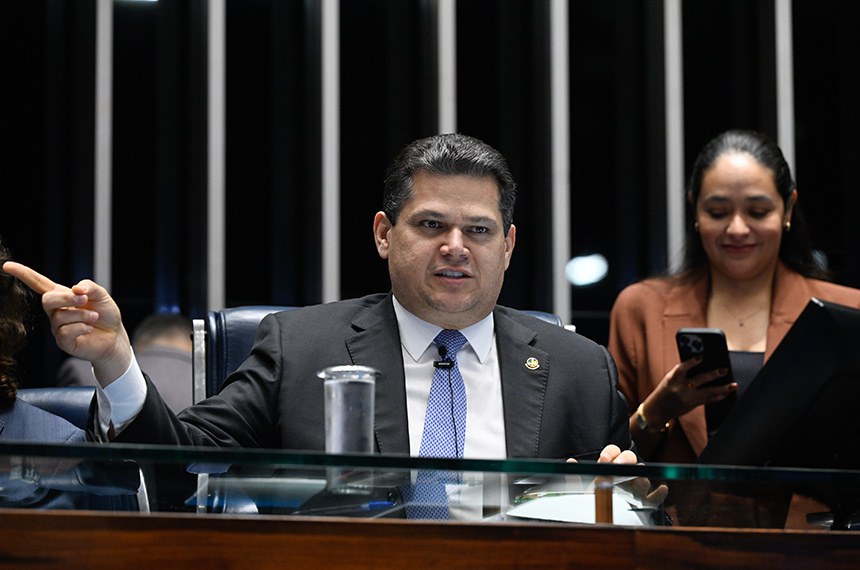 Senado aprova o fim da escala 6x1 em primeiro turno por 75 votos a 1