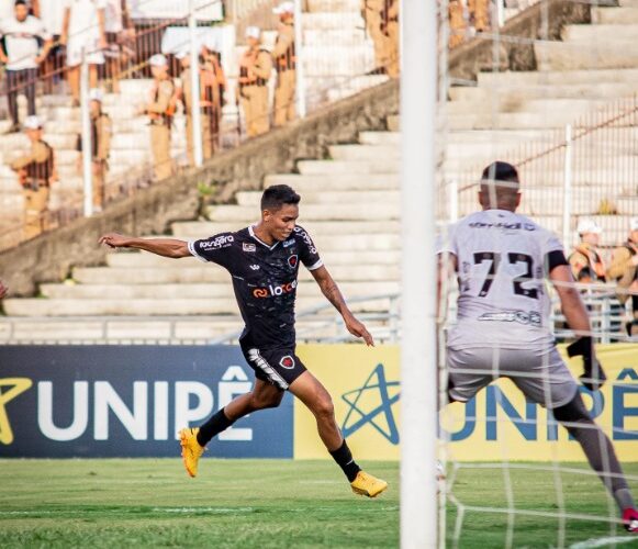 Botafogo-PB fica no empate diante do Treze e avança às finais do Campeonato Paraibano