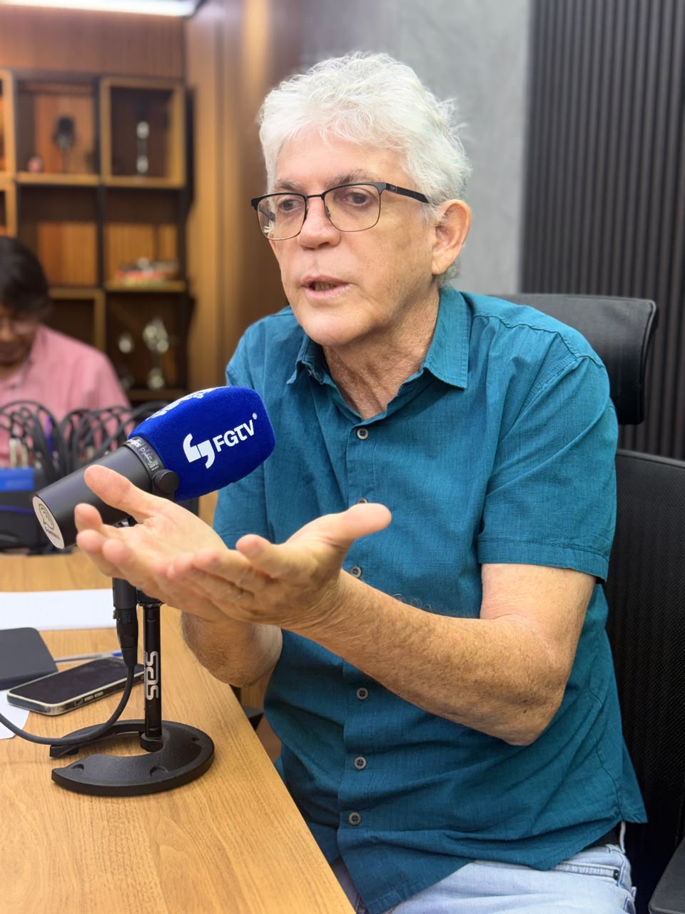 Ricardo Coutinho diz que Leo “deve apoiar Lula para sobreviver” e critica prefeito por ficar “em cima do muro”