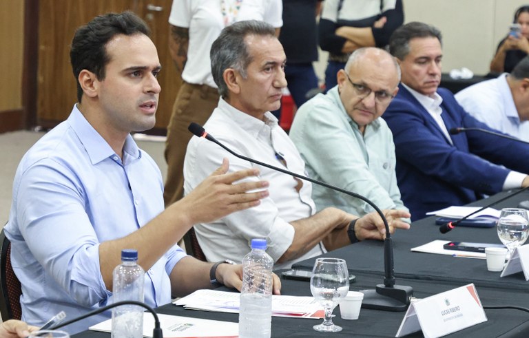 Governador Lucas Ribeiro e ministro Waldez Góes sobrevoam área afetada pelas chuvas e alinham ações com prefeitos