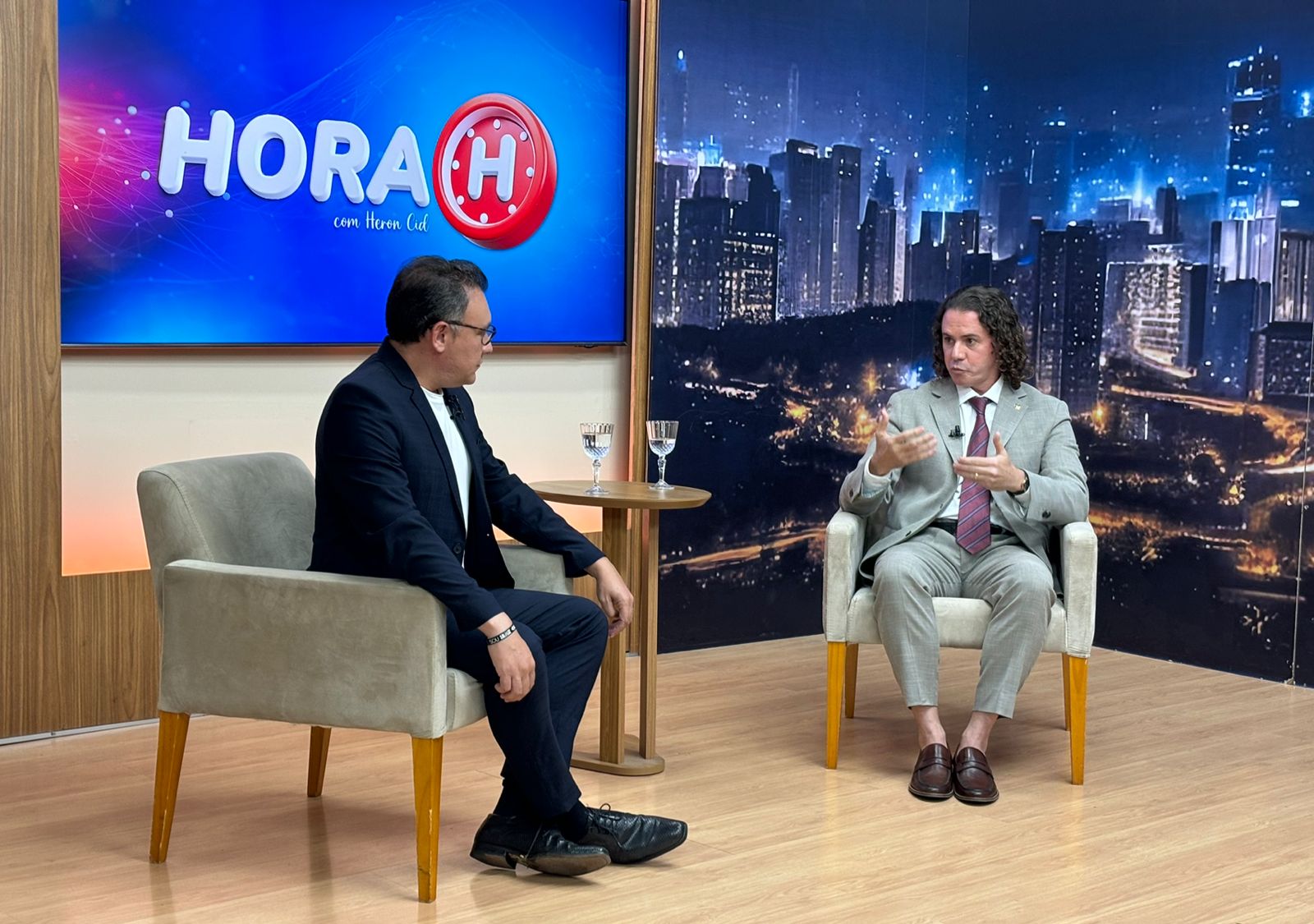 Veneziano diz que disputará reeleição com apoio de 144 prefeitos, incluindo aliados de João
