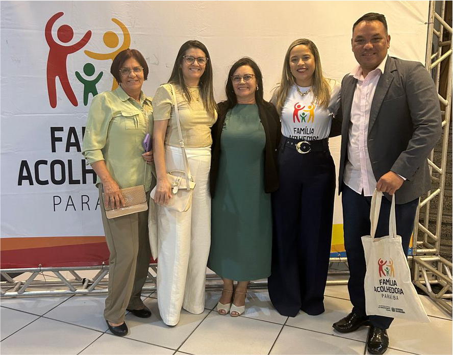 Secretária de Assistência Social de Araruna participa do 3º Seminário da Família Acolhedora