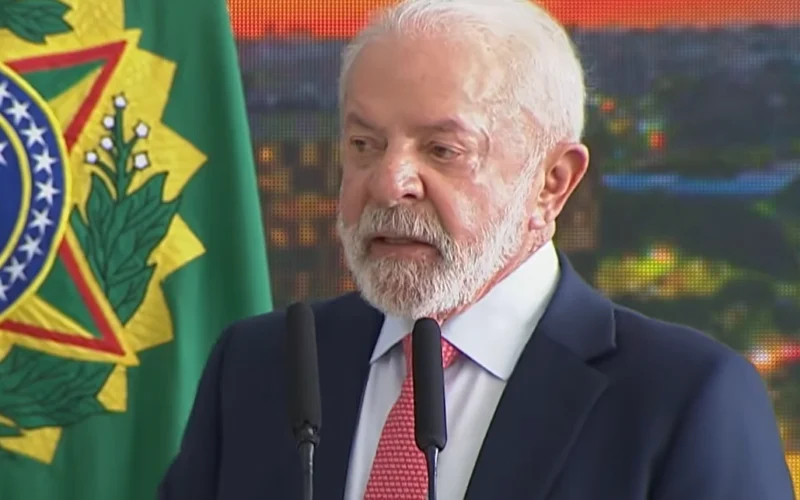 Lula veta integralmente PL que reduz penas de Bolsonaro e condenados por atos golpistas