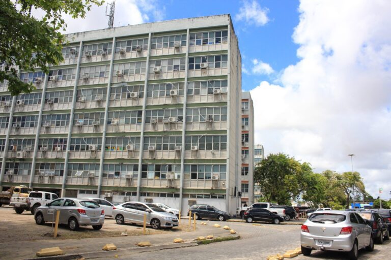 Governo da Paraíba transfere dia do servidor; ponto facultativo será dia 1º de novembro