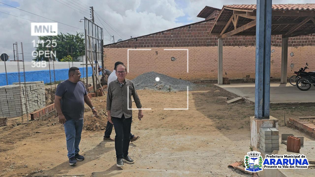 Prefeito Availdo Azevedo vistoria obras de reforma e ampliação do Lar dos Idosos em Araruna