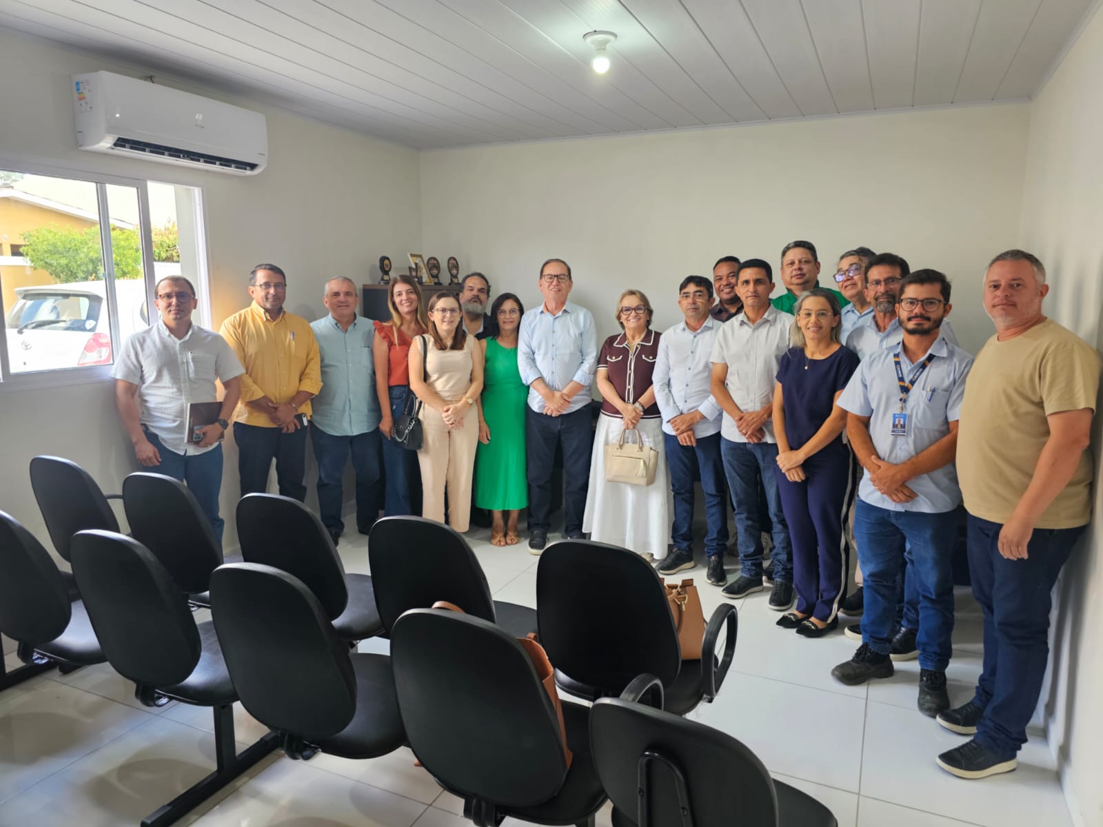 Prefeito Availdo Azevedo faz reunião com secretários para avaliação e planejamento da gestão