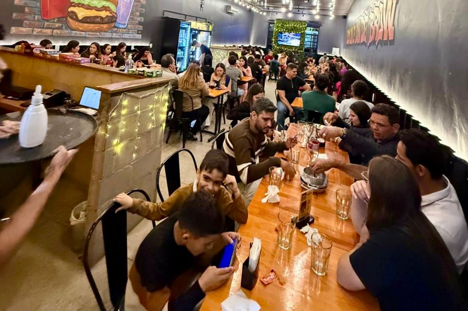 Empreendedores aproveitam festas de final de ano em Cuité para vender mais aos visitantes