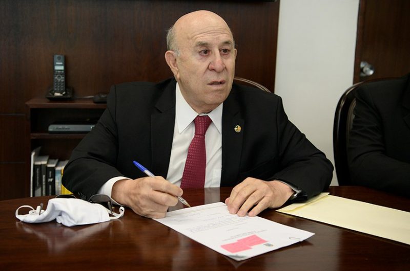 Ministério Público do Rio de Janeiro denuncia ex-senador Ney Suassuna por fraudes em documentos