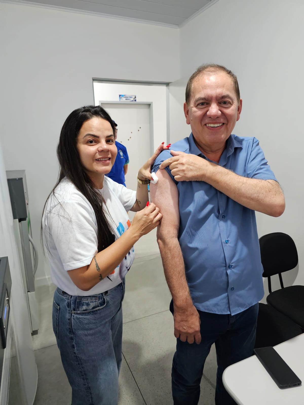 Prefeito Availdo Azevedo participa do Dia "D" da Vacinação contra a Gripe em Araruna