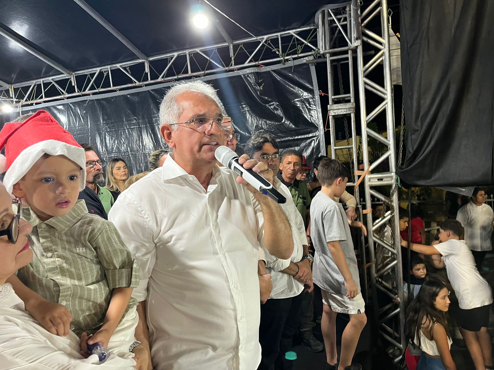 Araruna Luz 2024: Acendimento da iluminação natalina tem recorde de público em Araruna