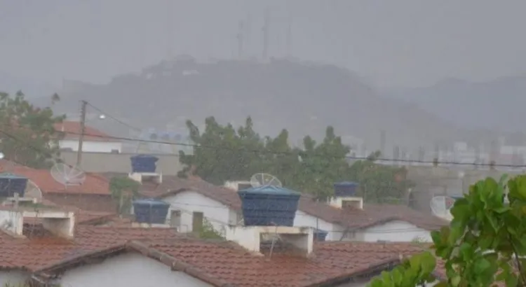 Alerta de perigo: municípios da Paraíba podem ter chuvas intensas até a quinta-feira