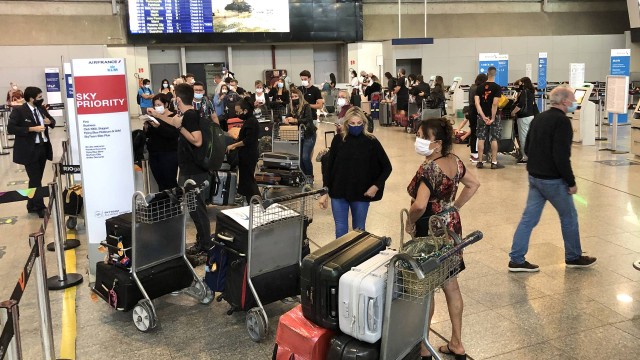 Câmara aprova despacho gratuito de bagagem; falta sanção de Bolsonaro