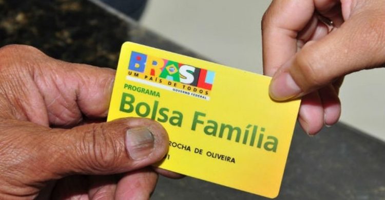 Cerca de 1,4 milhão de família foram excluídas do Bolsa Família, diz ministro