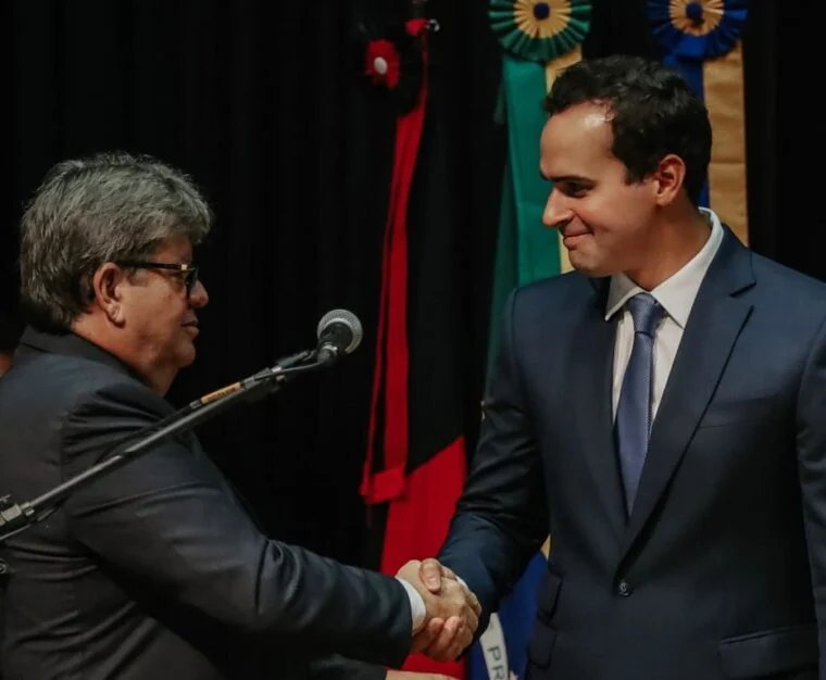 Conheça a trajetória e o perfil de Lucas Ribeiro, o mais jovem governador do Brasil que toma posse nesta quinta