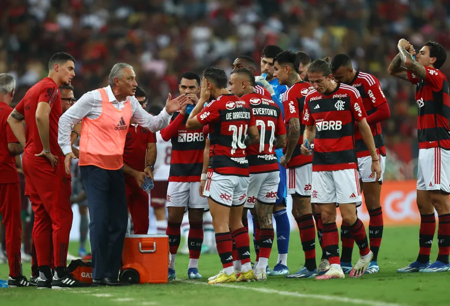 Flamengo acelera planejamento e deve abrir o cofre para se reforçar em 2024: veja quem pode chegar, sair e renovar