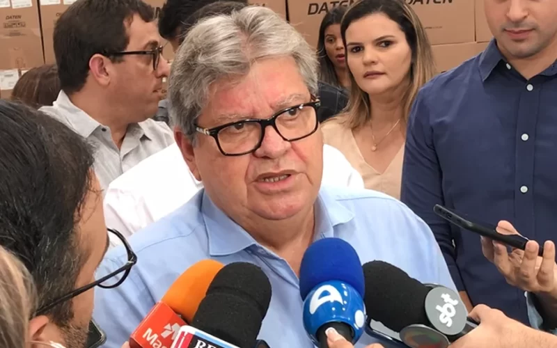 João Azevêdo renova nome de Jhony Bezerra como pré-candidato do PSB em CG: “Vamos caminhar nessa direção”